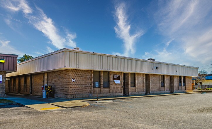 Primary Photo Of 14 Farmfield Ave, Charleston Medical For Lease
