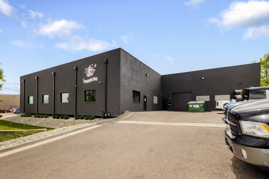 More Photos Of 2192 W College Ave, Englewood Warehouse For Sale