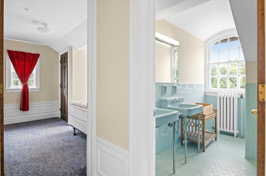 More Photos Of 2255 Ballston Ave, Saratoga Springs General Retail For Sale