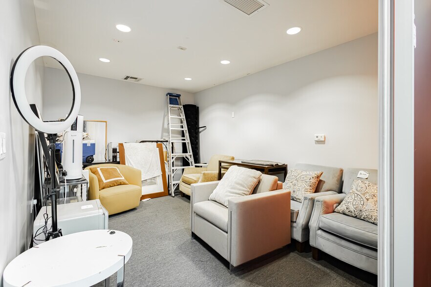 More Photos Of 714 S 4th St, Las Vegas Medical For Sale