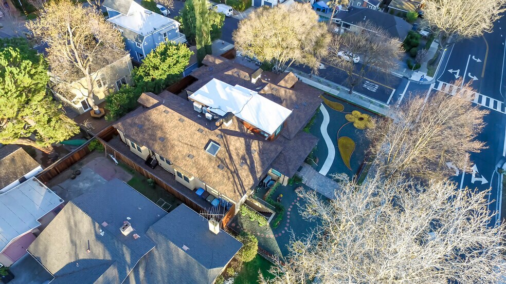 More Photos Of 251 Middlefield Rd, Palo Alto Apartments For Sale