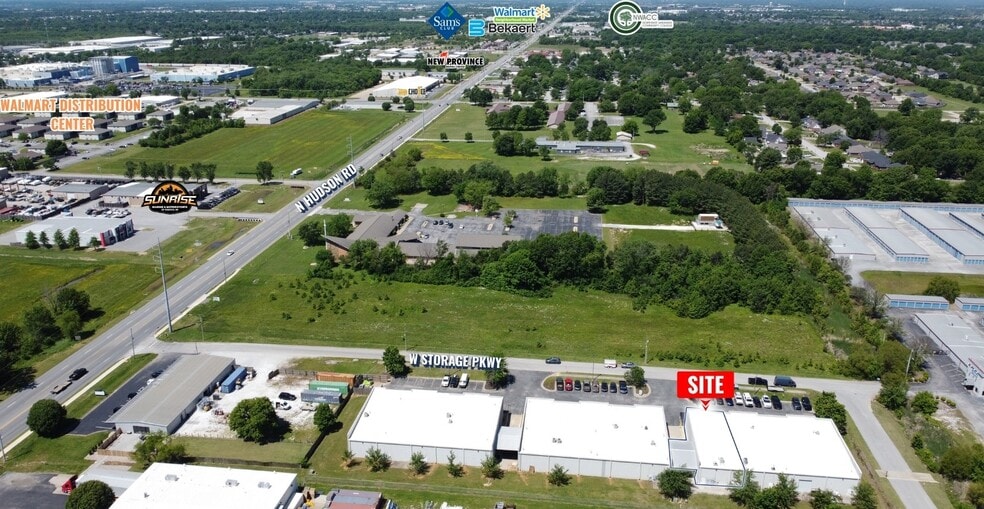 More Photos Of 2605 W Storage Parkway Rd, Rogers Flex For Lease