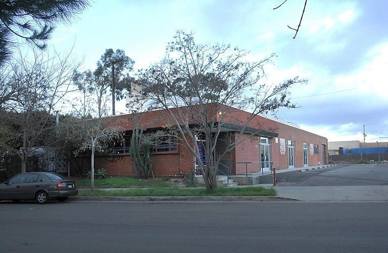 Primary Photo Of 5543 Riverton Ave, North Hollywood Flex For Lease