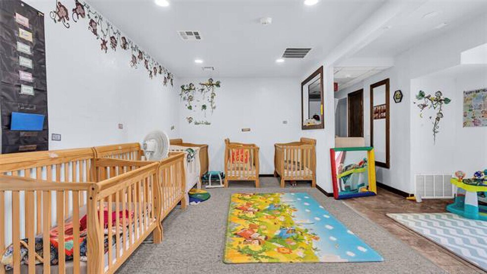 More Photos Of 4379 Highway 7 W, Sulphur Daycare Center For Sale