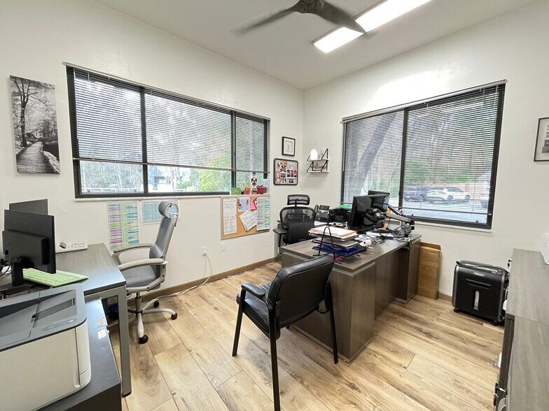More Photos Of 106 NW 33rd Ct, Gainesville Office For Sale