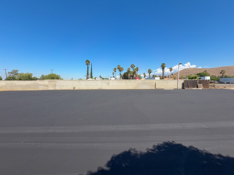 More Photos Of 10051 Mission Blvd, Jurupa Valley Contractor Storage Yard For Lease