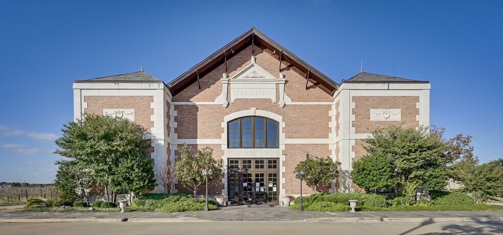 More Photos Of 2000 Champagne Blvd, Grapevine Specialty For Sale