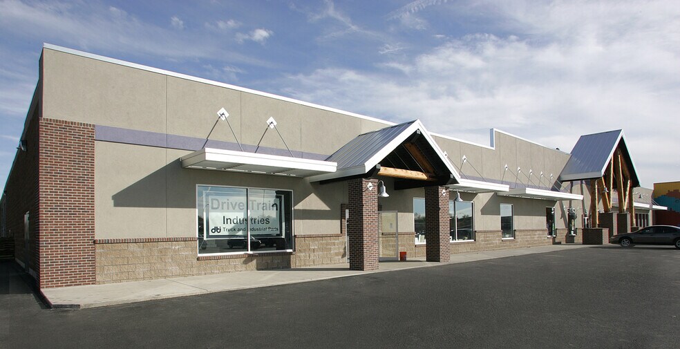 More Photos Of 718 N. Hwy 14-16, Gillette Showroom For Lease
