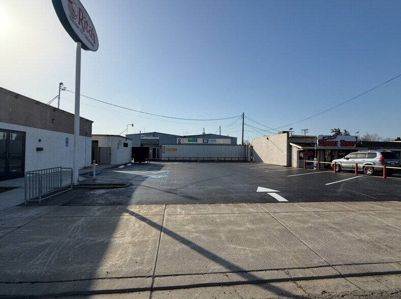 More Photos Of 107 W Pacheco Blvd, Los Banos Restaurant For Sale