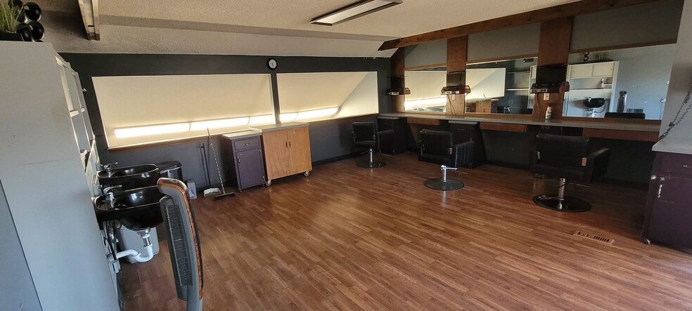 More Photos Of 1170 SW Mission Ave, Topeka Storefront Retail Office For Lease