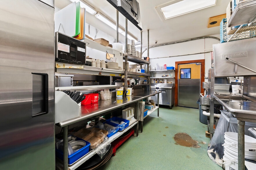 More Photos Of 52 Post Rd, Wells Restaurant For Sale