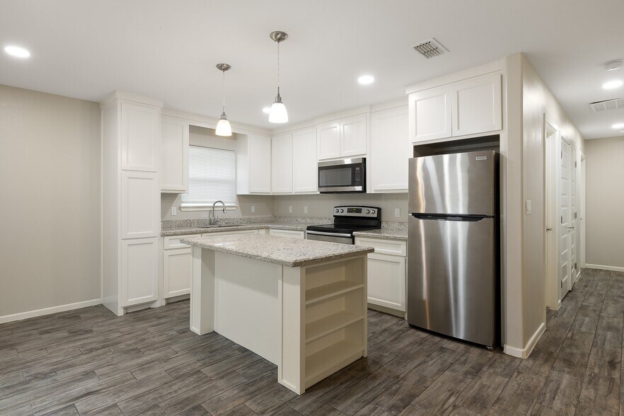 More Photos Of 2021 Stardust Ln, Edinburg Multifamily For Sale