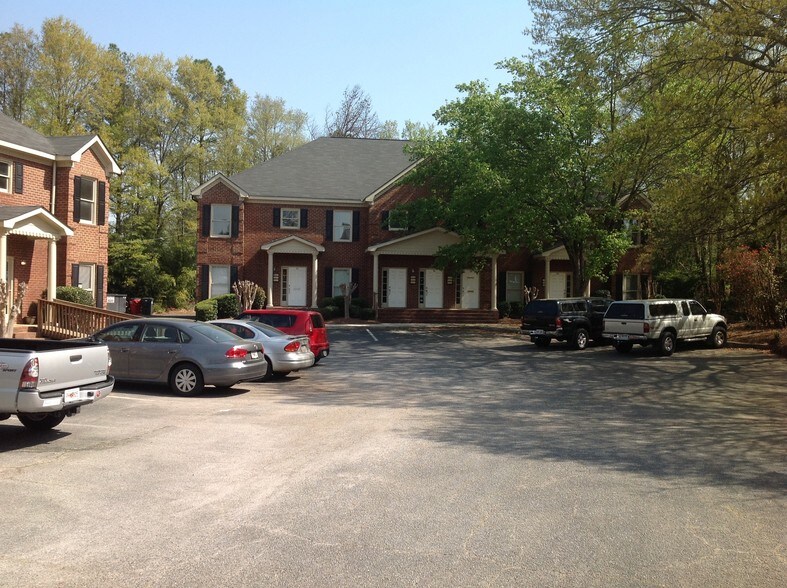More Photos Of 2350 Prince Ave, Athens Office For Lease