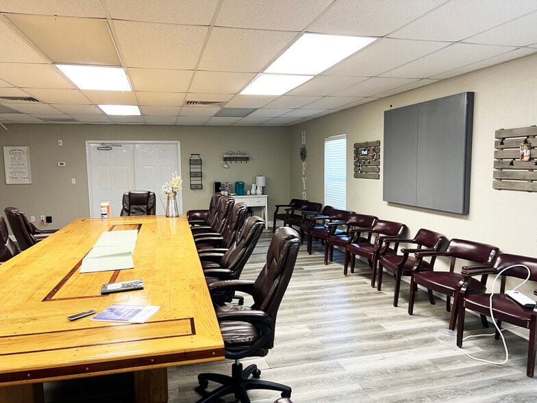 More Photos Of 15833 N US Highway 301, Citra Lodge Meeting Hall For Sale