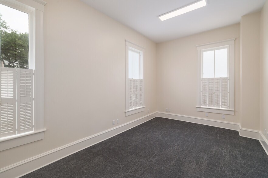 More Photos Of 602 W 13th St, Austin Office For Lease