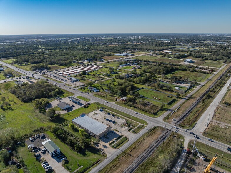 More Photos Of 451 Fm 646 Rd E, Dickinson Storefront Retail Office For Lease