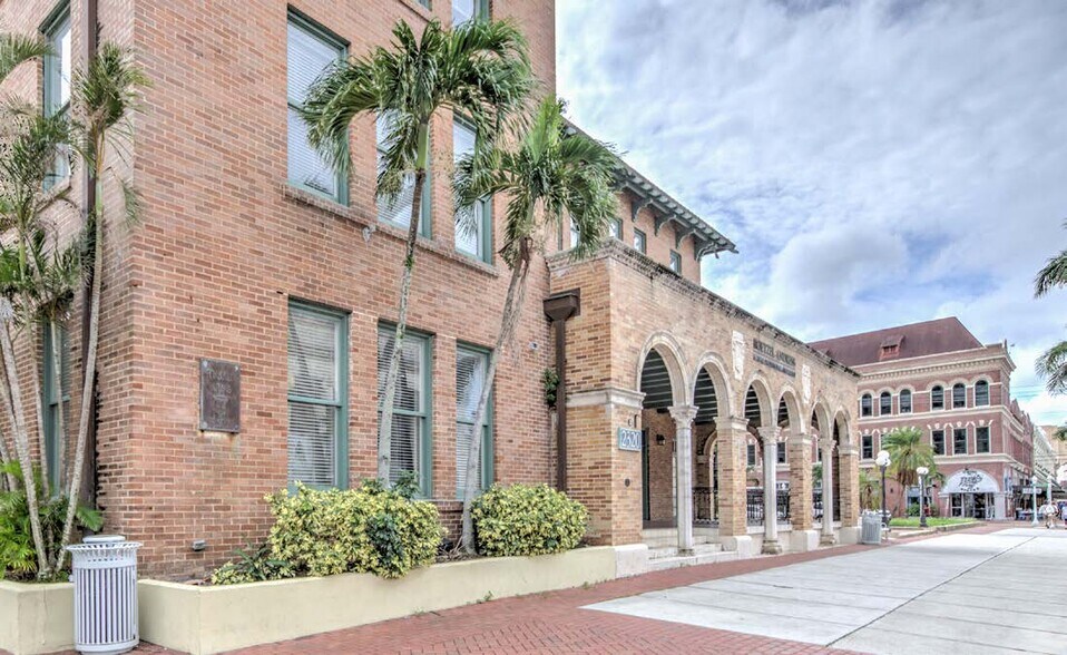 More Photos Of 2310 First St, Fort Myers Loft Creative Space For Lease