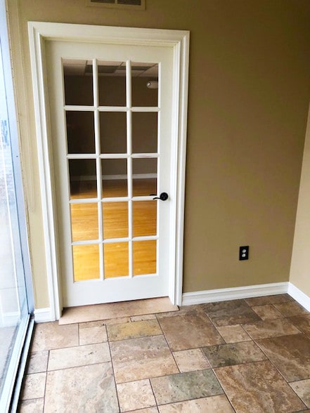 More Photos Of 16744-16750 E 14 Mile Rd, Fraser Freestanding For Lease