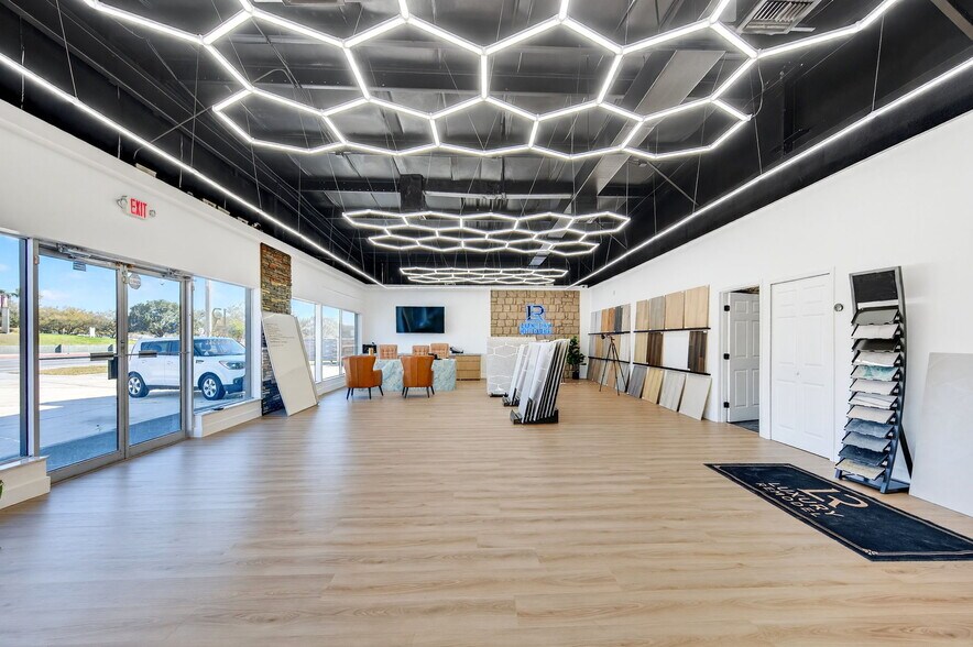 More Photos Of 809 N Cocoa Blvd, Cocoa General Retail For Sale