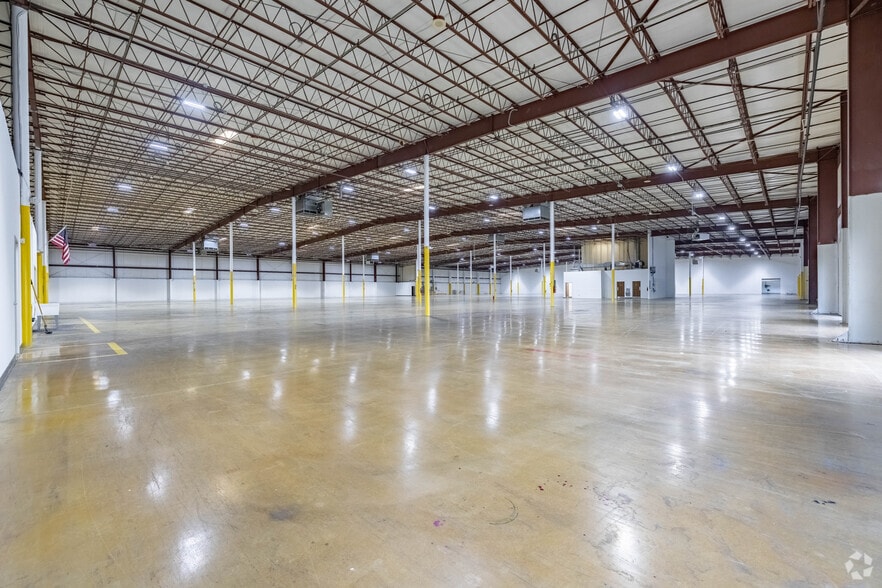 More Photos Of 375 Northpointe Dr, Fairfield Warehouse For Lease