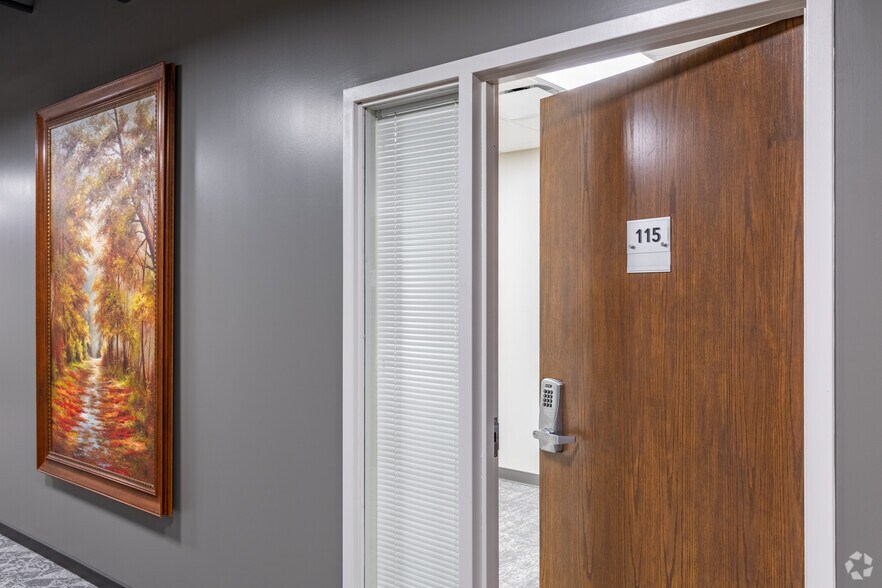 More Photos Of 2357 Warm Springs Rd, Columbus Office For Sale