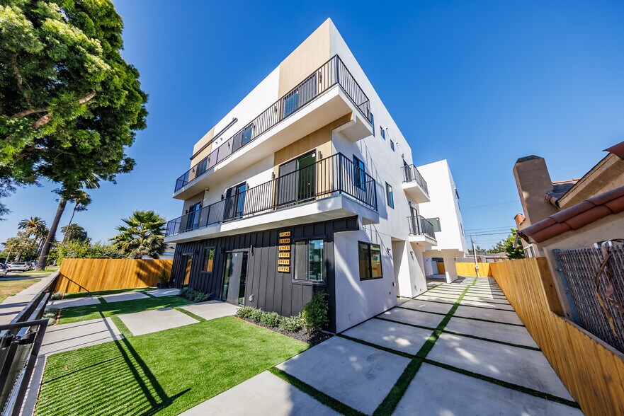 More Photos Of 2938 S Sycamore Ave, Los Angeles Apartments For Sale