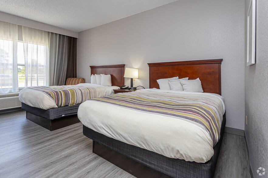 More Photos Of 13900 Wilfred Seymour Rd, Ocean Springs Hotel For Sale