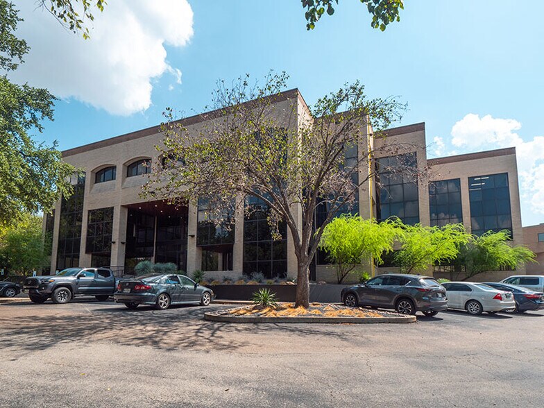 More Photos Of 1949 S Interstate 35, Austin Office For Lease