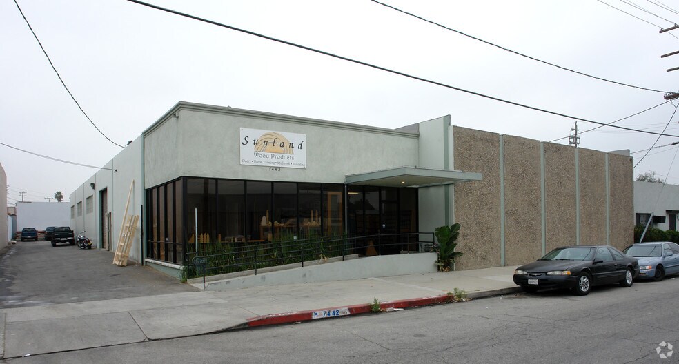 More Photos Of 7442 Varna Ave, North Hollywood Warehouse For Sale