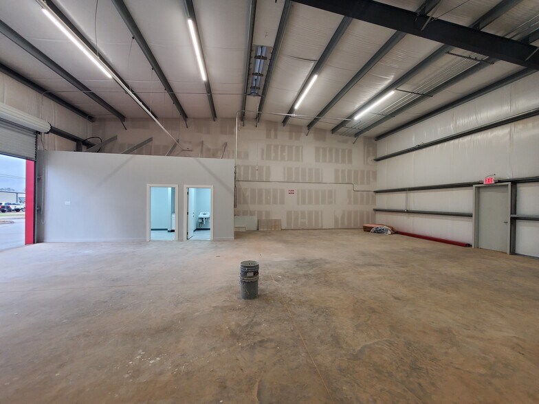 More Photos Of 1722 Cargill, Willis Flex For Sale