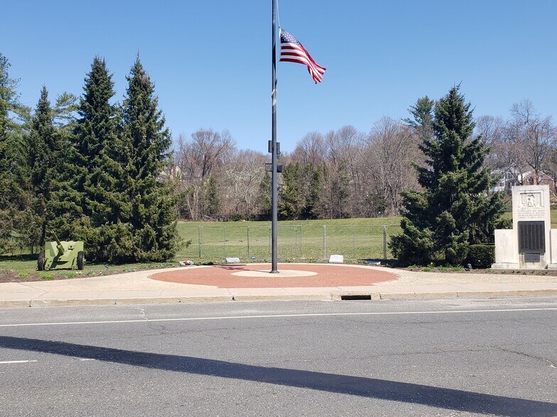 More Photos Of 25-31 Hillside Ave, Watertown Land For Lease