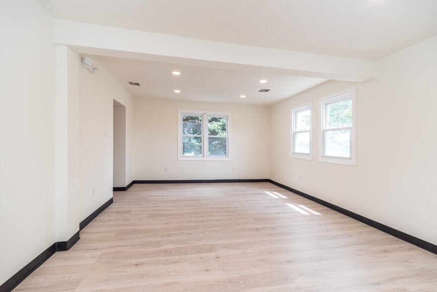 More Photos Of 4018 Durham Rd, Ottsville Storefront Retail Office For Sale