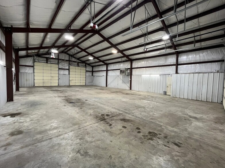 More Photos Of 2751 E Marshall St, Charleston Flex For Lease