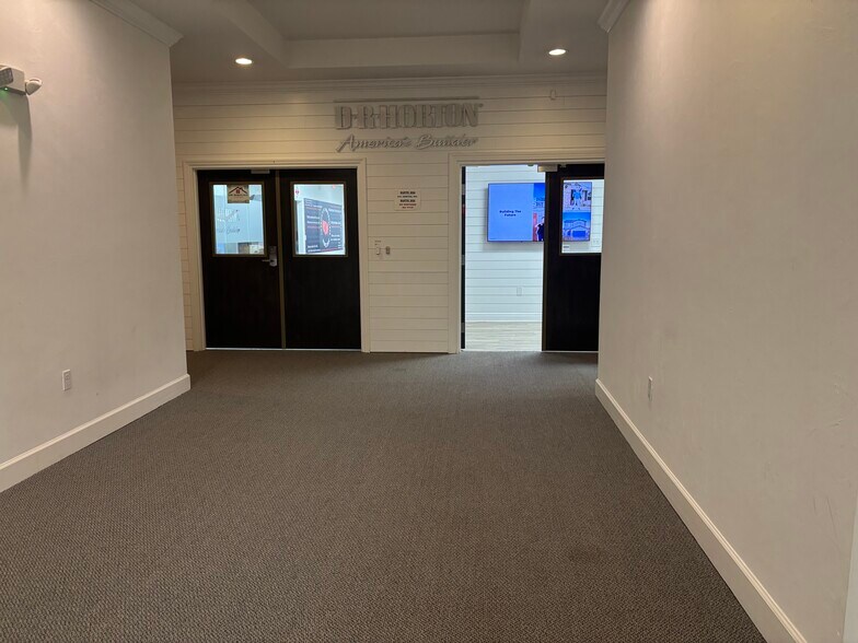 More Photos Of 3606 Maclay Blvd S, Tallahassee Medical For Lease