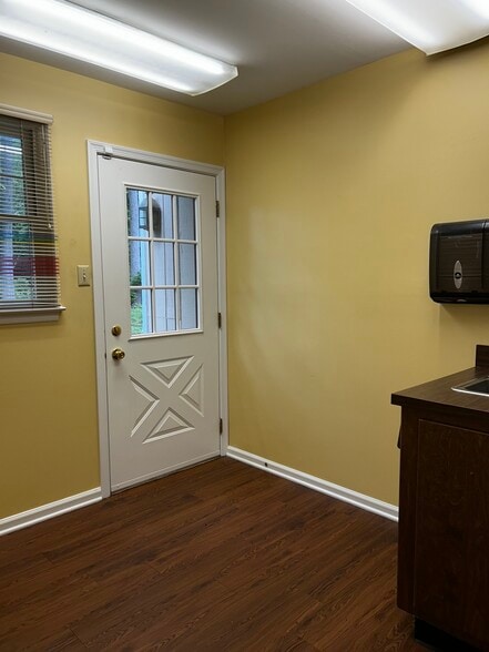 More Photos Of 140 E Butler Ave, Chalfont Office For Sale