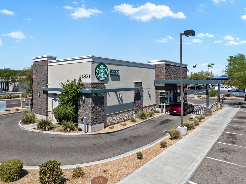 More Photos Of 1821 S Country Club Dr, Mesa Freestanding For Lease