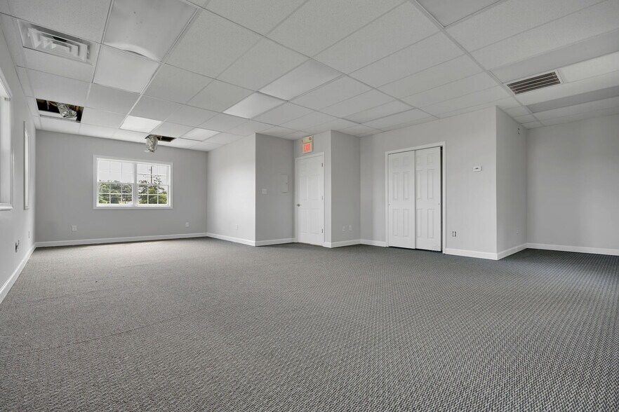 More Photos Of 1466 Hooper Ave, Toms River Medical For Lease