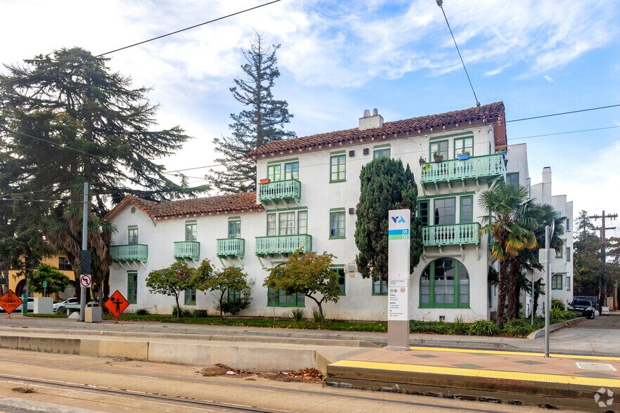 More Photos Of 15 Hawthorne Way, San Jose Apartments For Sale