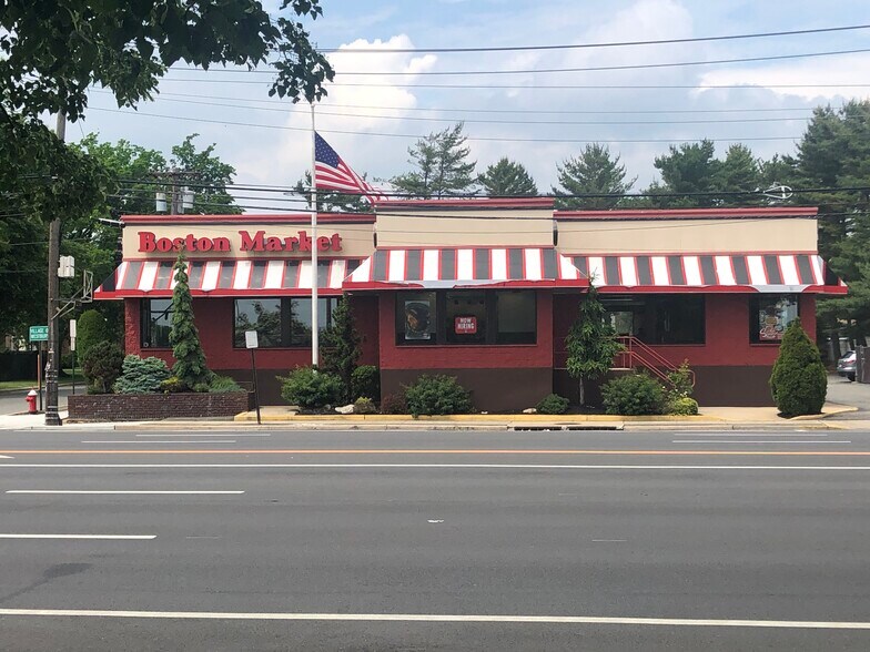 Primary Photo Of 419 Old Country Rd, Westbury Restaurant For Lease