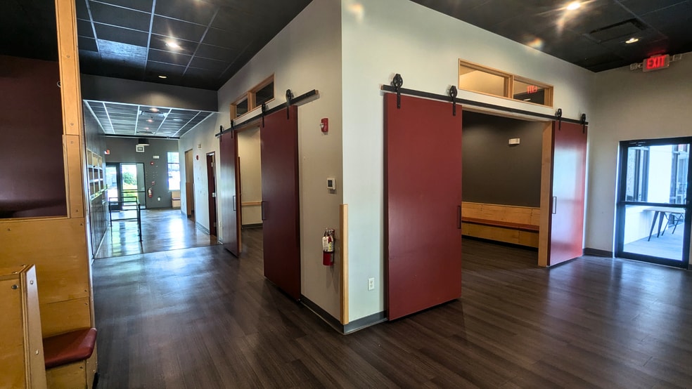 More Photos Of 1285 S College Mall Rd, Bloomington Storefront For Lease