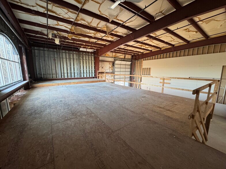 More Photos Of 10624 Metromont Pky, Charlotte Showroom For Sale