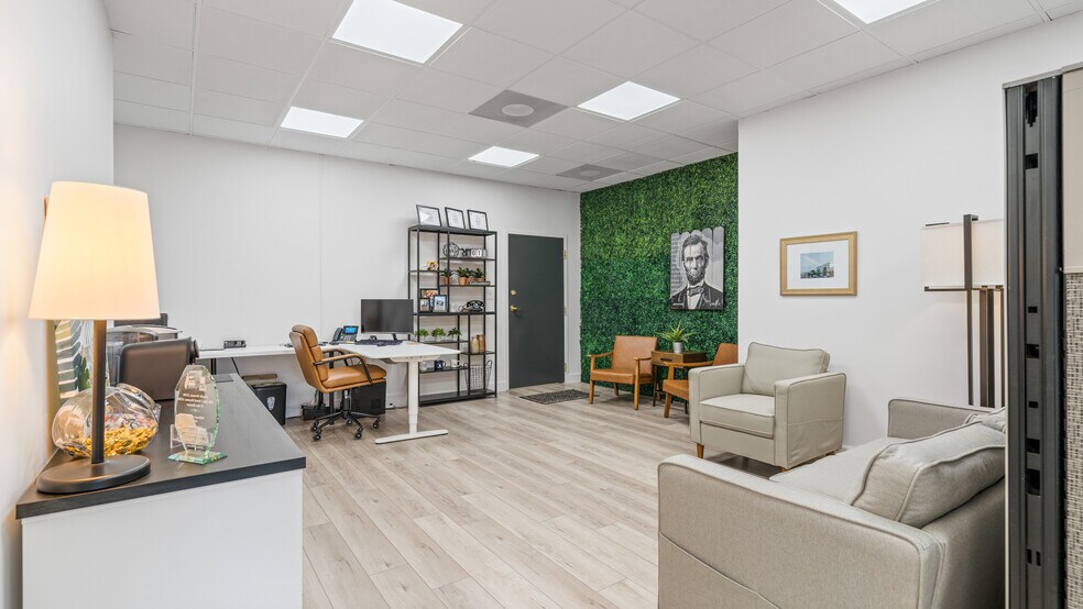 More Photos Of 1510 E Colonial Dr, Orlando Office For Lease