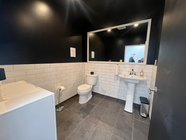 More Photos Of 5722 Tujunga Ave, North Hollywood Manufacturing For Lease