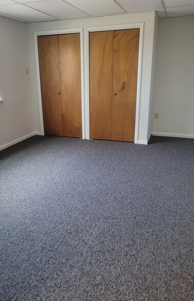 More Photos Of 8370 Veterans Hwy, Millersville Office For Lease