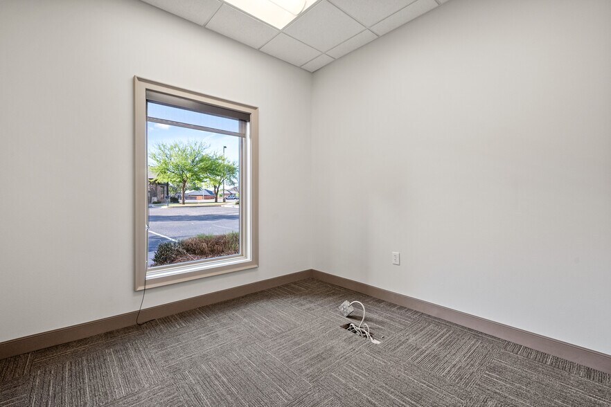 More Photos Of 6102 82nd St, Lubbock Medical For Lease
