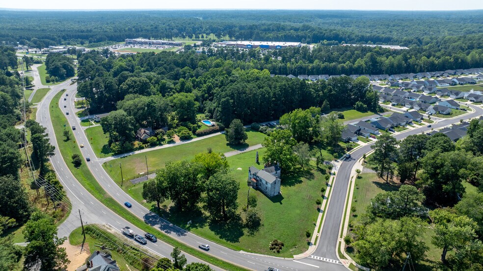 More Photos Of 7260 Main St, Gloucester Loft Creative Space For Sale