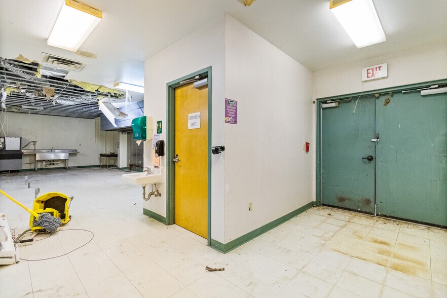 More Photos Of 214 N School St, Winfield Light Distribution For Sale