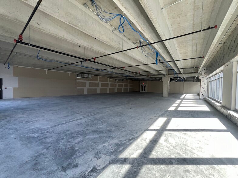 More Photos Of 202 W Berry St, Fort Wayne Office For Lease