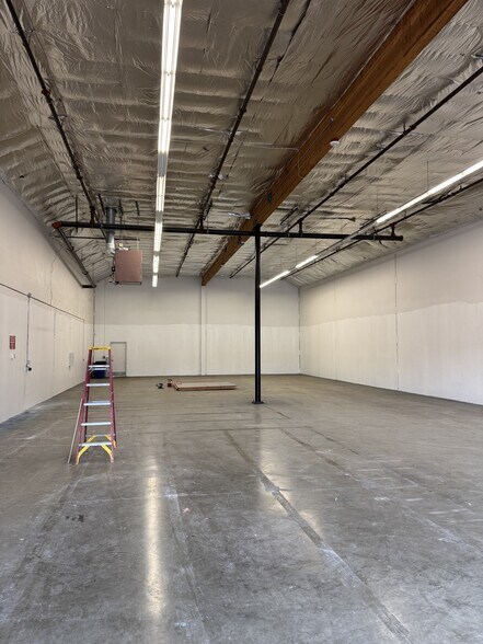 More Photos Of 345 Andover Park E, Tukwila Warehouse For Lease