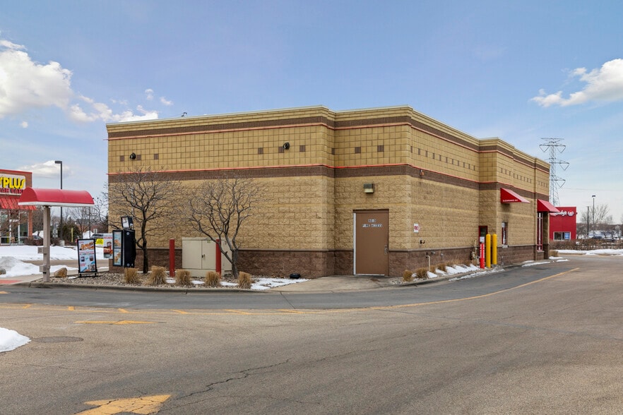 More Photos Of 8010 Old Carriage Ct, Shakopee Fast Food For Lease